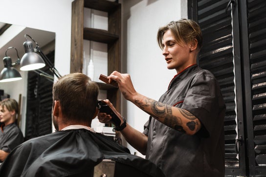 Barber image for D'HOMEM